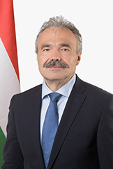 Dr. Nagy István miniszter
